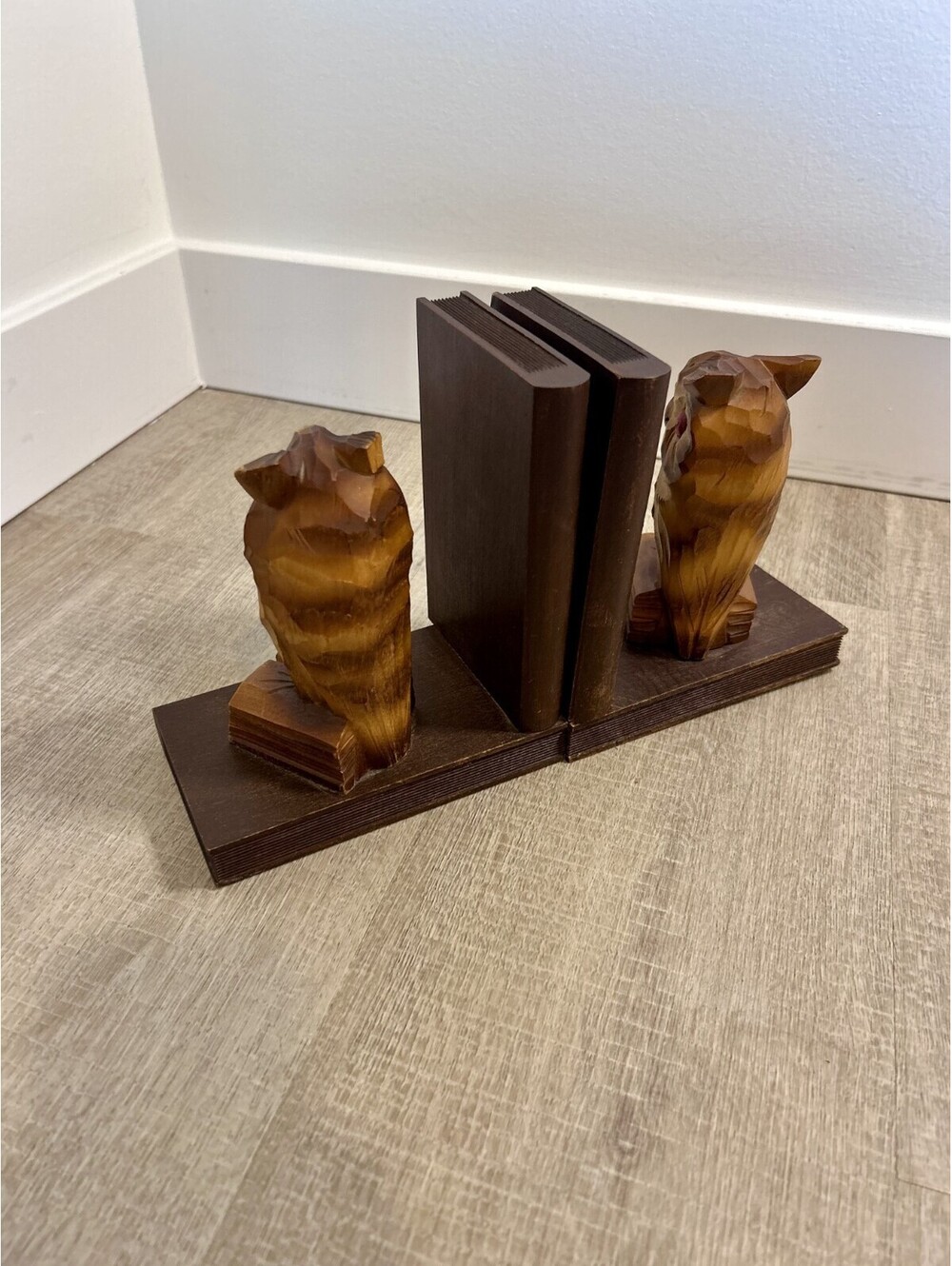 Vintage Hand Carved Wood Owl Bookends Pair MCM Red Eyes Owl - Picture 4 of 6